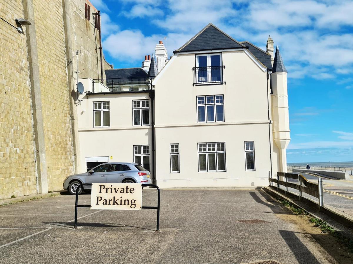 Shore Thing Beachfront Apartment Ramsgate - Sleeps 4 Kültér fotó