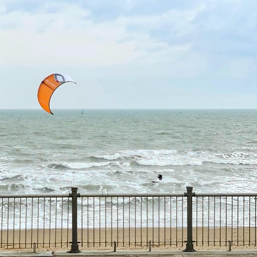 Shore Thing Beachfront Apartment Ramsgate - Sleeps 4 Kültér fotó
