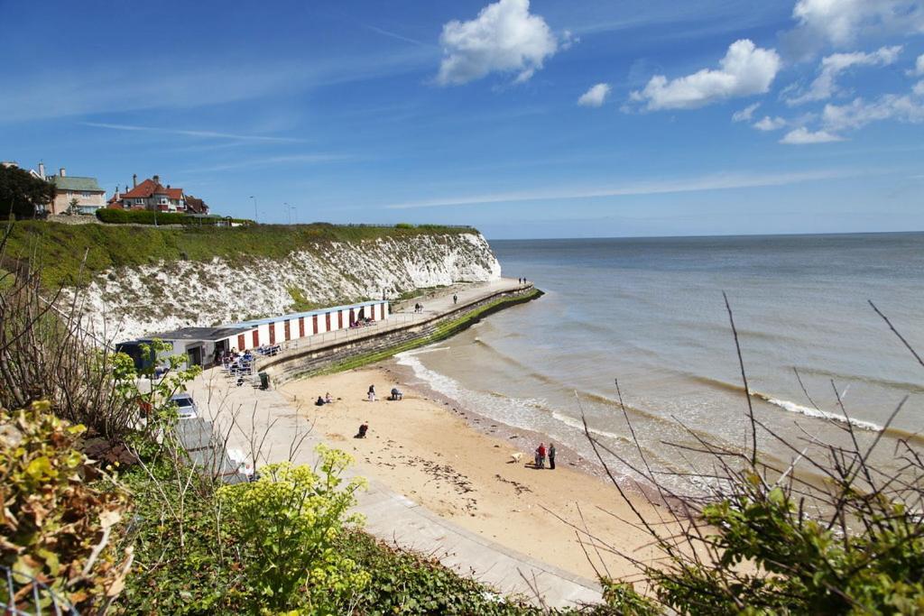 Shore Thing Beachfront Apartment Ramsgate - Sleeps 4 Kültér fotó